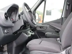 Mercedes-Benz Sprinter III Mixto 319 CDI *Allrad, 5-Sitzer Bild 4