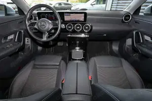 Mercedes-Benz CLA 180 KAMERA+SPURHALTE+LED+18" Bild 5