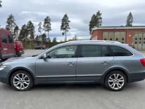 Skoda Superb Superb Combi 2.0 TDI 4x4 DSG Comfort Bild 3