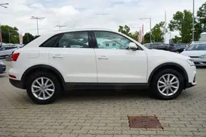 Audi Q3 1.4 TFSI Klimaaut. Bi-Xenon Sitzheizung PDC Bild 3