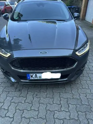 Ford Mondeo 2.0 TDCi Start-Stopp Vignale Bild 2