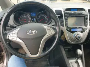 Hyundai iX20 1.6 Automatik*Panorama*Unfall Bild 2