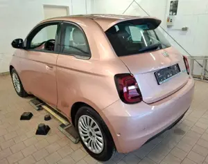 Fiat 500e 320 Km Reichweite  Navi - Klimaautomatik Bild 2