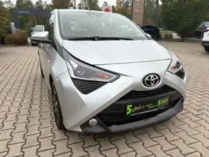 Toyota Aygo 1.0 x-play Team D MMT Kamera, AppleCarPlay Bild 3
