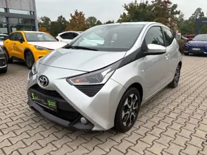 Toyota Aygo 1.0 x-play Team D MMT Kamera, AppleCarPlay Bild 2