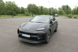 Porsche Macan 4 Electric - Bose Soundsystem Kombilimousine