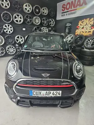 MINI John Cooper Works Cabrio Sport-Aut.