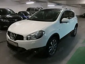 Nissan Qashqai DCI Tekna 4X4*Kamera*Navi*Panorama*Leder