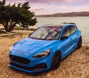 Ford Focus 2.3 ecoboost ST ss 280cv Bild 1