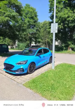 Ford Focus 2.3 ecoboost ST ss 280cv Bild 2