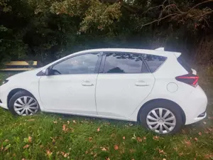 Toyota Auris Auris 1.2 Turbo Edition-S Bild 2