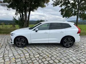 Volvo XC60 XC60 D5 AWD GeartronicRDesign Bild 4