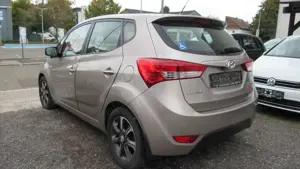 Hyundai iX20 1.6 Space Plus-Paket Automatik*PDC-SHZ-NAVI Bild 4