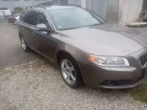 Volvo V70 Summum Bild 2