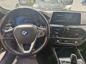 BMW 530 530e iPerformance Aut. Sport Line Bild 2