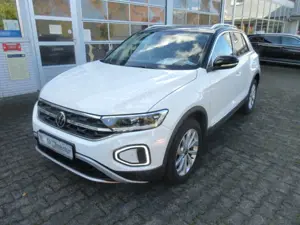 Volkswagen T-Roc Style 1.5 TSI DSG NAVI AHK IQ LIGHT ALU APS SITHHEIZUNG ACC GJR CLIMATRONIC
