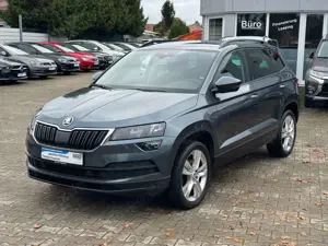 Skoda Karoq 1.6 TDI DSG "Style" *Rückfahrkamera* 1.Hand