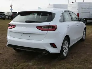 Kia Ceed / cee'd Ceed 1.5T DCT Vision Navi Kamera ACC Lenkradhzg Bild 3