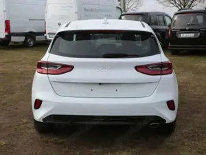 Kia Ceed / cee'd Ceed 1.5T DCT Vision Navi Kamera ACC Lenkradhzg Bild 4