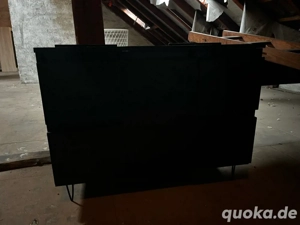 Moderner schwarzer Unterschrank   viel Stauraum