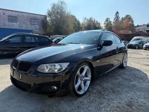 BMW 335 is Coupe M-Paket*SCHIEBEDACH*326PS*KEYLESS*