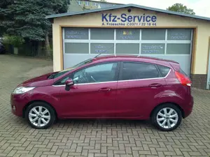 Ford Fiesta Titanium   TÜV neu  Frontscheibenheizung