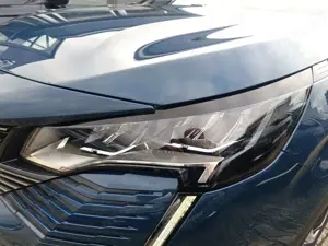 Peugeot 5008 1.2 PureTech 130 Allure Pack KeyLess LED LM Bild 4