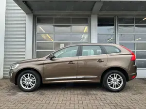 Volvo XC60 XC60 Summum 2WD/ACC/Leder/PDC/SHZ Bild 2