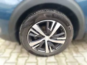 Peugeot 5008 1.2 PureTech 130 Allure Pack KeyLess LED LM Bild 5