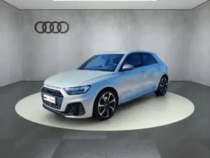 Audi A1 Sportback 40 TFSI S line S tronic Bild 2