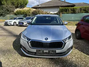 Skoda Octavia Style Navi LED-Licht Sitzheizung PDC ACC Spurassis