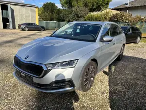 Skoda Octavia Style Navi LED-Licht Sitzheizung PDC ACC Spurassis