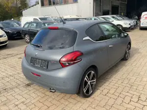 Peugeot 208 Allure GT-Line TÜV 04.2026 Bild 4