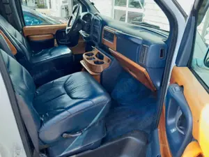 Chevrolet Express VAN 5.0 V8 - Getriebe neu / Motorschaden Bild 5