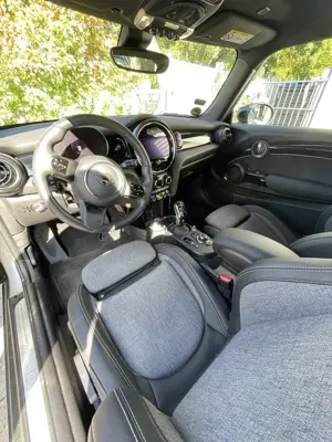 MINI Cooper SE Classic Trim Bild 3