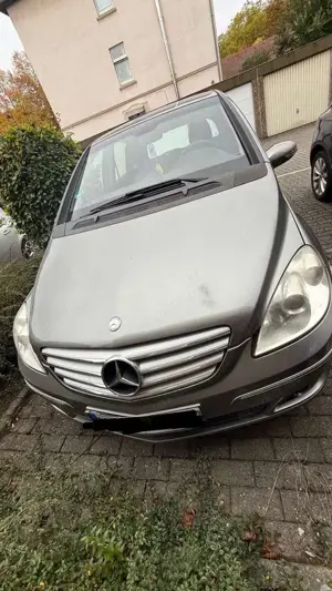 Mercedes-Benz B 180 B 180 CDI Autotronic Bild 5