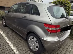 Mercedes-Benz B 180 B 180 CDI Autotronic Bild 4