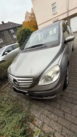 Mercedes-Benz B 180 B 180 CDI Autotronic Bild 2