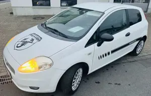 Fiat Grande Punto 1.2 8V / ABARTH STYLE / WEIß / SONDERPREIS Bild 3