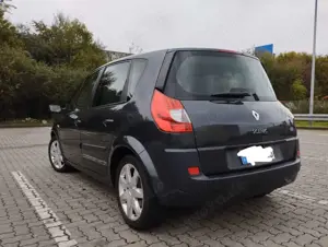 Renault Scenic 1.6 16V Avantage Bild 2