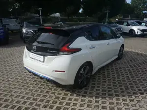 Nissan Leaf Leaf 40 kWh Tekna 2farbig Leder Navi LED Bild 4