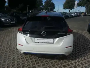 Nissan Leaf Leaf 40 kWh Tekna 2farbig Leder Navi LED Bild 5