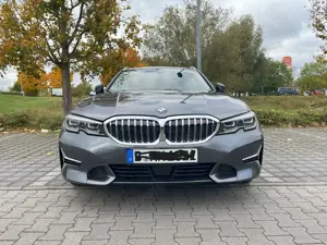 BMW 330 330i Touring xDrive Aut. Luxury Line