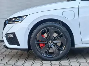 Skoda Octavia Combi RS iV MATRIX|VIRTUAL|DCC|HUD|DAB+ Bild 2