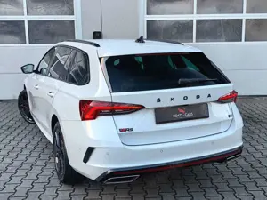 Skoda Octavia Combi RS iV MATRIX|VIRTUAL|DCC|HUD|DAB+ Bild 4