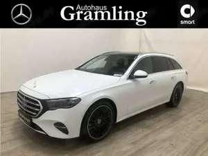 Mercedes-Benz E 300 de 4M EXCLUSIVE Superscreen*Pano*Distr*HUD
