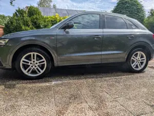 Audi Q3 2.0 TDI quattro S tronic Bild 3