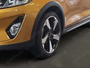 Ford Fiesta Active Colourline 1.0 EcoBoost EU6d-T Navi Soundsy Bild 4