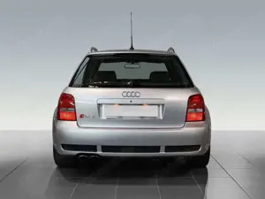 Audi RS4 original Lichtsilber / 1 von 100 Bild 4