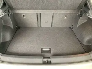 Volkswagen T-Roc R-Line 1.0 l TSI SHZ App Connect GJR Bild 4